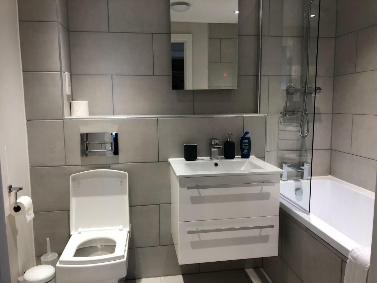 7-11 Kings Park Villa Бицестер Екстериор снимка